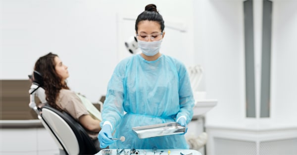 Educational Requirement to become a Dental Assistant in USA